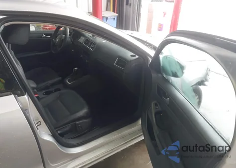 2014 Volkswagen Jetta 1.8T Se z USA, uszkodzony, nr VIN 3VWD07AJXEM244449